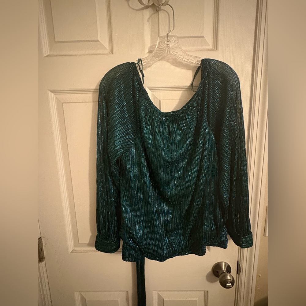 CeCe jewel tone green blouse. Size XL. NWOT